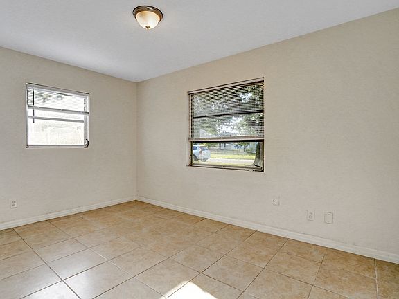 5th image of 1113 55th Ave N