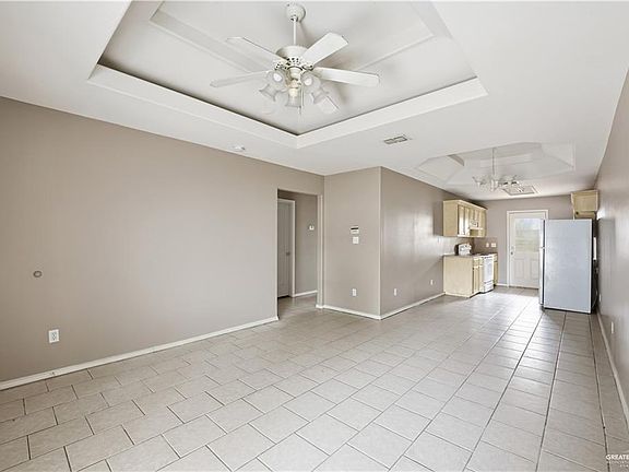 3rd image of 2402 Tahiti Dr