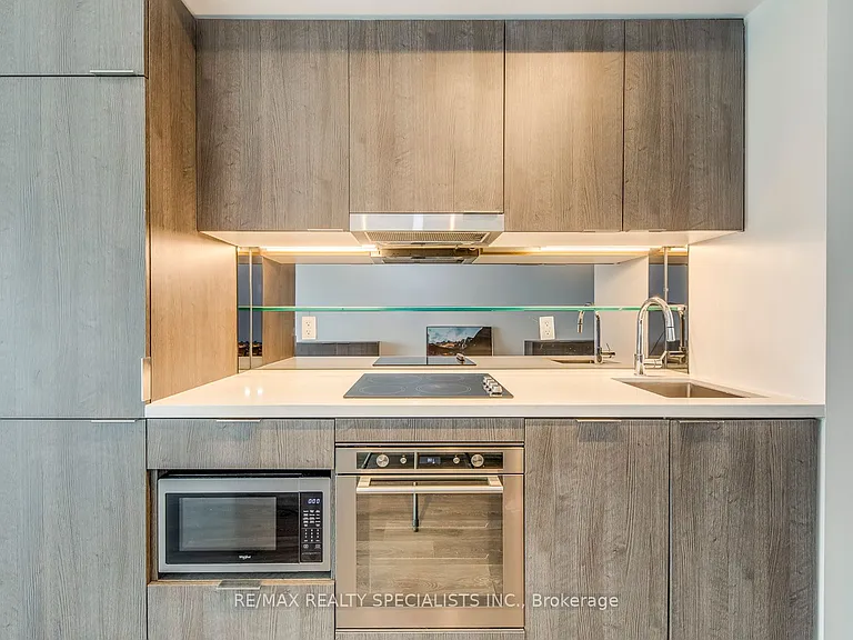 215 Queen St W #1405 — Photo 7