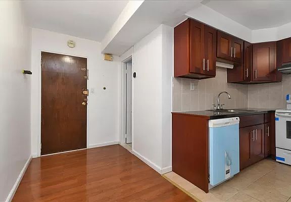 5th image of 23-20 36th Ave