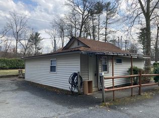 8 Delaware And Hudson Dr, Cuddebackville, NY 12729