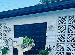 621 SW 68th Blvd, Pembroke Pines, FL 33023