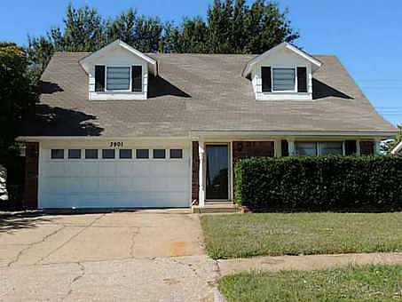 1st image of 3901 SE 14th Pl