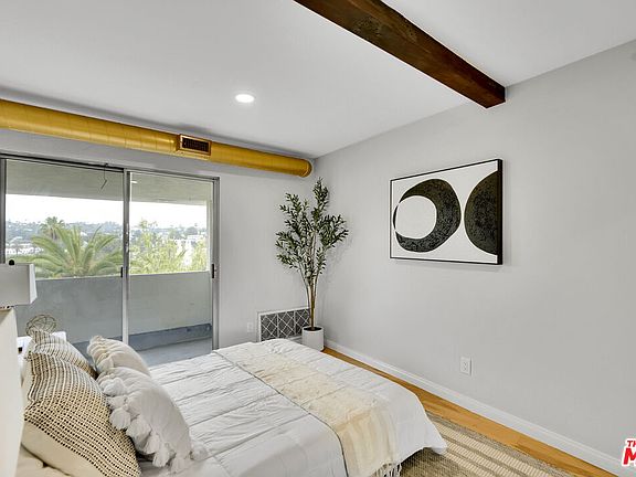3rd image of 1701 Clinton St APT 210