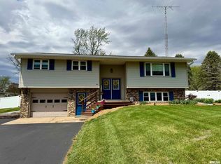 396 McGrew Dr, Avon, IL 61415