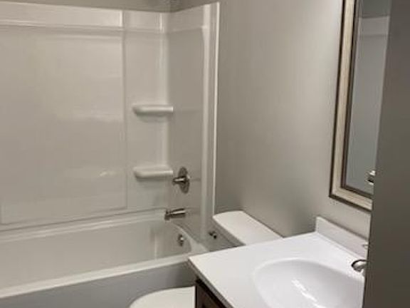 4th image of 604 E Cherry Ave #1