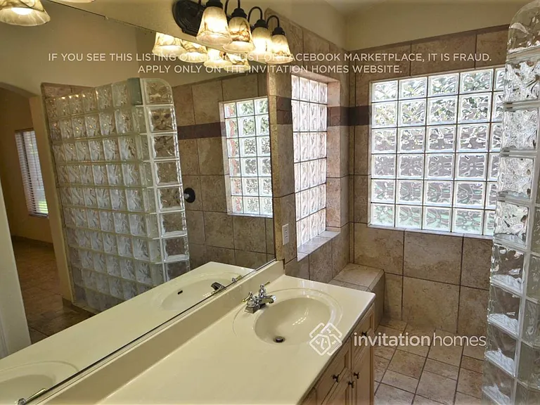 10886 W Loma Ln — Photo 16