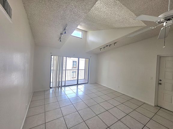 4th image of 203 Foxtail Dr APT B3