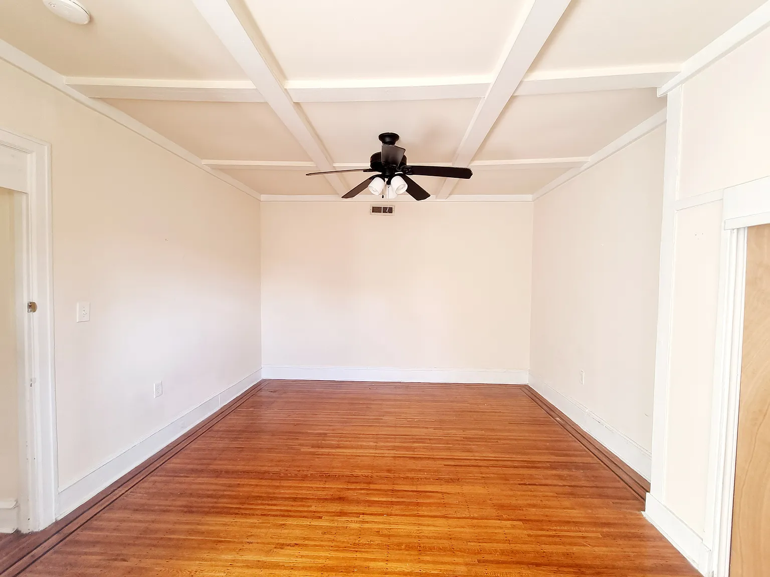 1 bed, 800 sqft, $1,820 — Photo 2