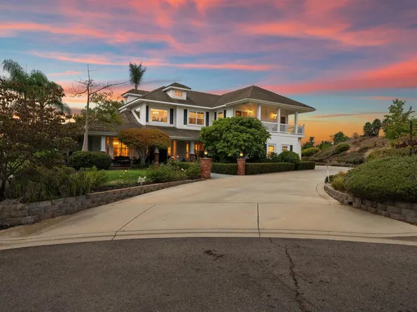 205 White Horse Ln, Fallbrook, CA 92028