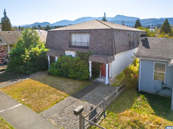 314 E 5th St, Pt Angeles, WA 98362