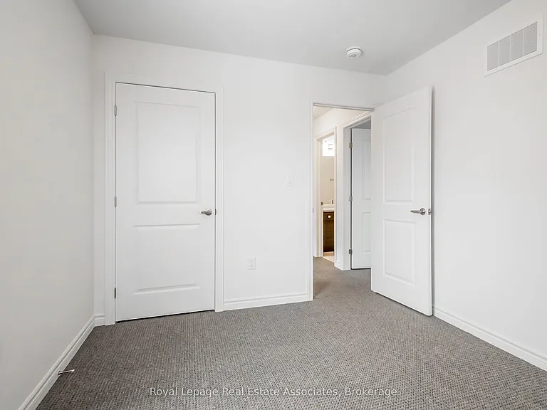 3981 Crown St — Photo 27