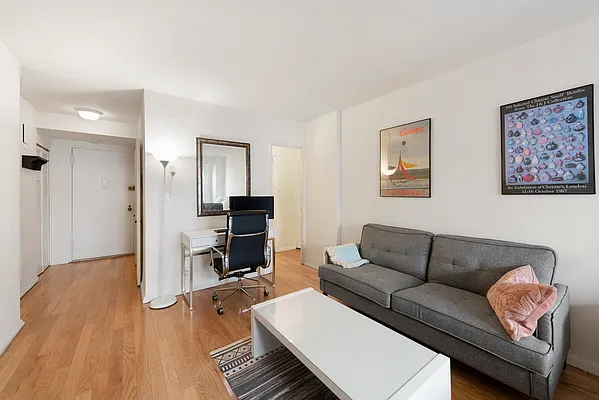 Rented by Compass | media 10