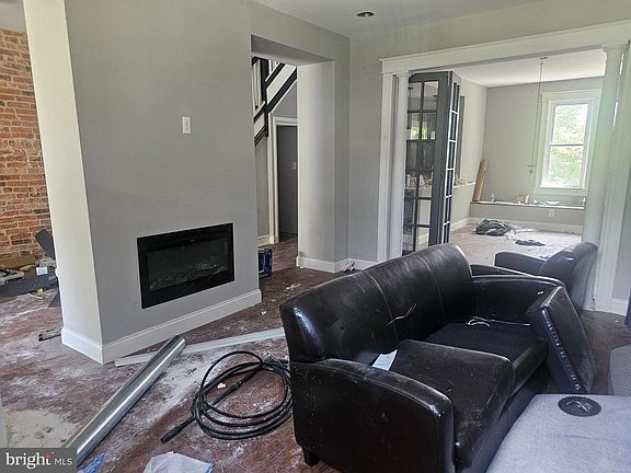 5th image of 413 Lyndhurst St