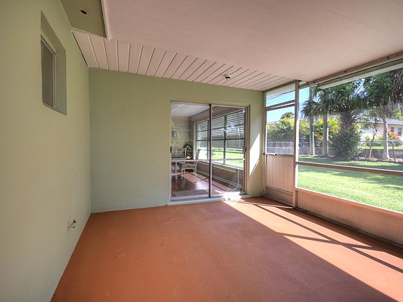 3rd image of 761 Ixora Dr