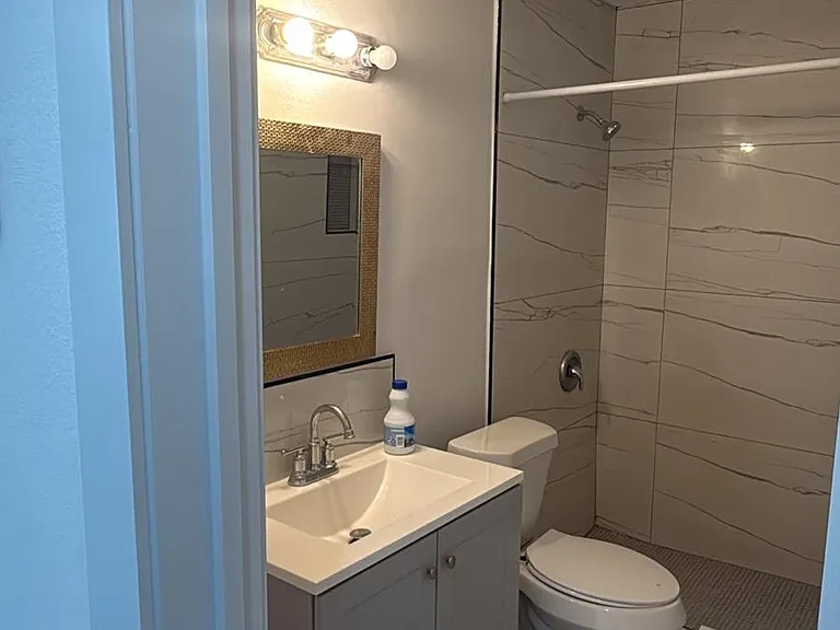 2550 Jackson St — Photo 16