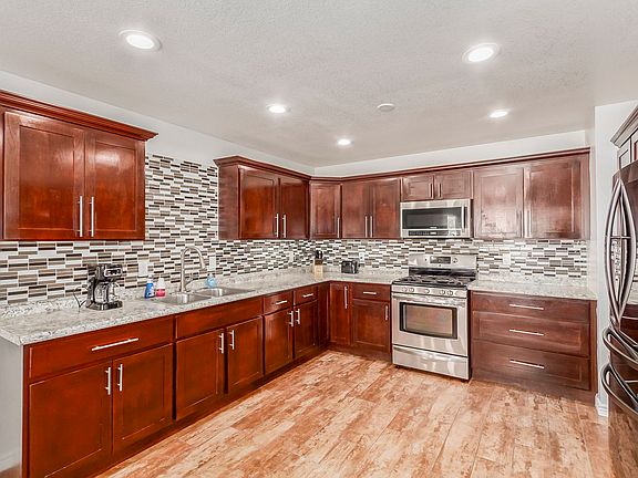 Spacious Kitchen with lots of cabinet space for everyone