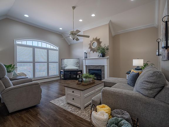 4th image of 87 Rolling Brook Dr