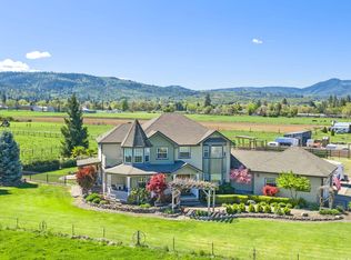 826 Oak Grove Rd, Medford, OR 97501