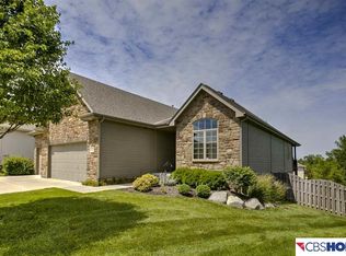 19610 G Cir, Omaha, NE 68135