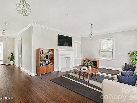 5th image of 406 S Catawba St