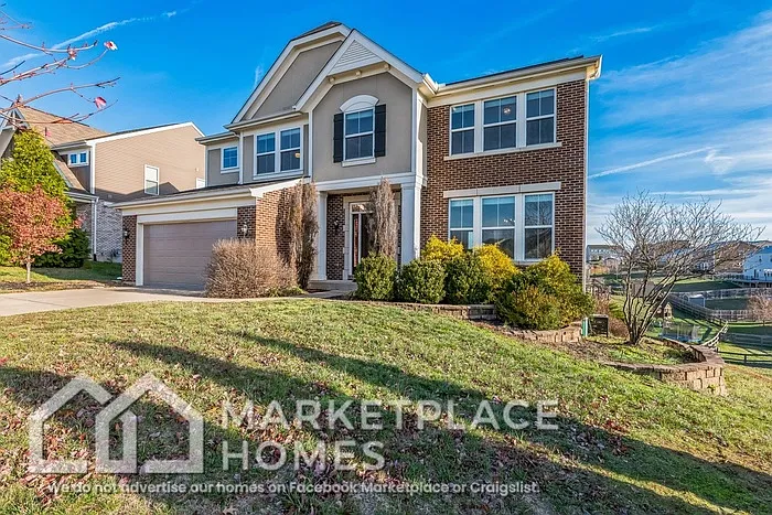 4 bed, 2.5 bath, 2804 sqft, $2,595 — Photo 2
