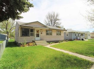 512 23rd St NW, Minot, ND 58703