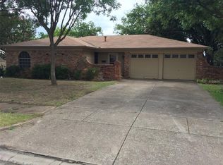 1613 Lamplighter Ln, Edgecliff Village, TX 76134