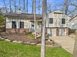 1423 Autumn Leaf Dr, Ballwin, MO 63021