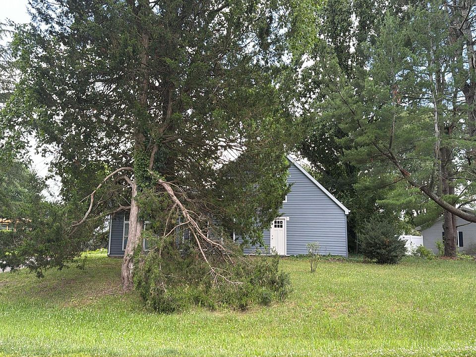1st image of 33250 Wandering Ln