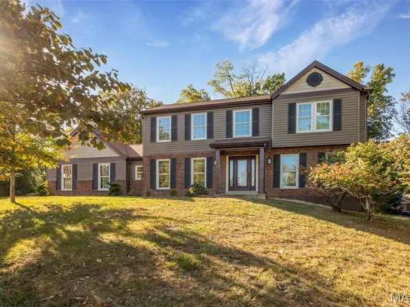 2003 Centennial Ct, Ballwin, MO 63011