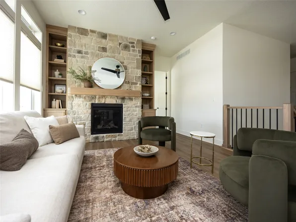 565 NW Mosaic Ave, Waukee, IA 50263