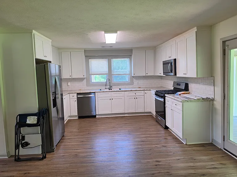 1020 Short Seagraves Rd — Photo 5