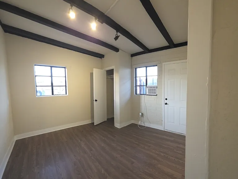 2914 W Almeria Rd #3 — Photo 15