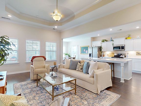 4th image of 7023 Sully Ct