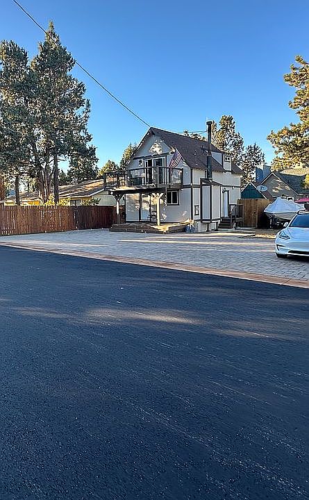2nd image of 2135 5th Ln