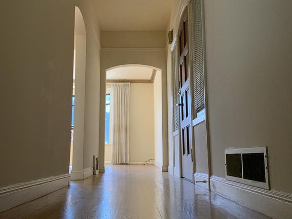 4th image of 3924 20th St APT 1