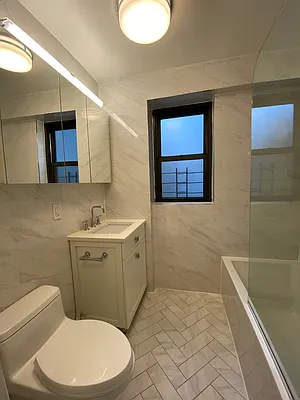 Rented by UES Management | media 22