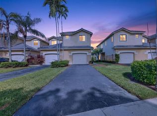 2475 W Cordoba Bnd, Fort Lauderdale, FL 33327