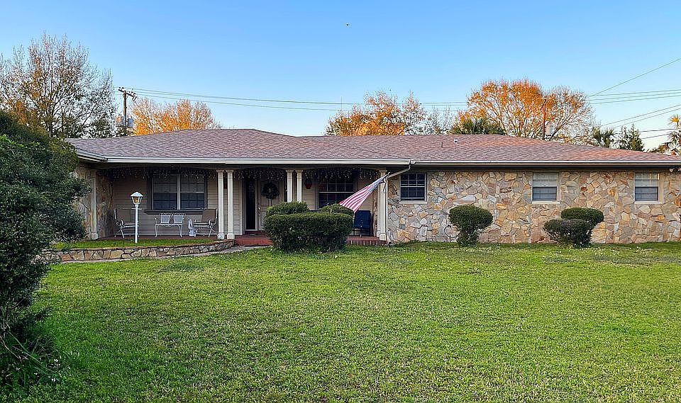 1st image of 2115 W Dallas Ave