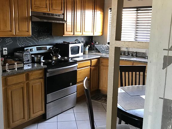 3rd image of 1482 Carlson Blvd