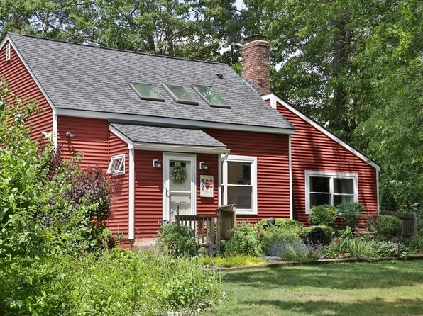 35 Phelps St, Easthampton, MA 01027