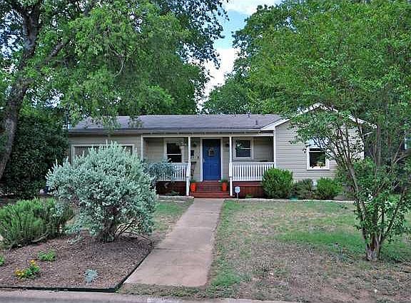3rd image of 1910 Romeria Dr