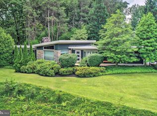 162 S Strathcona Dr, York, PA 17403