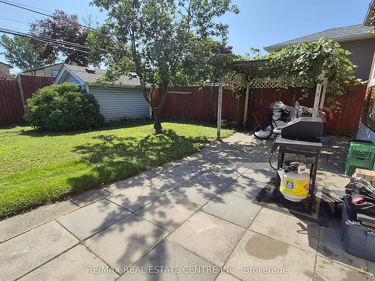 71 Gunton Dr #UPPER — Photo 23