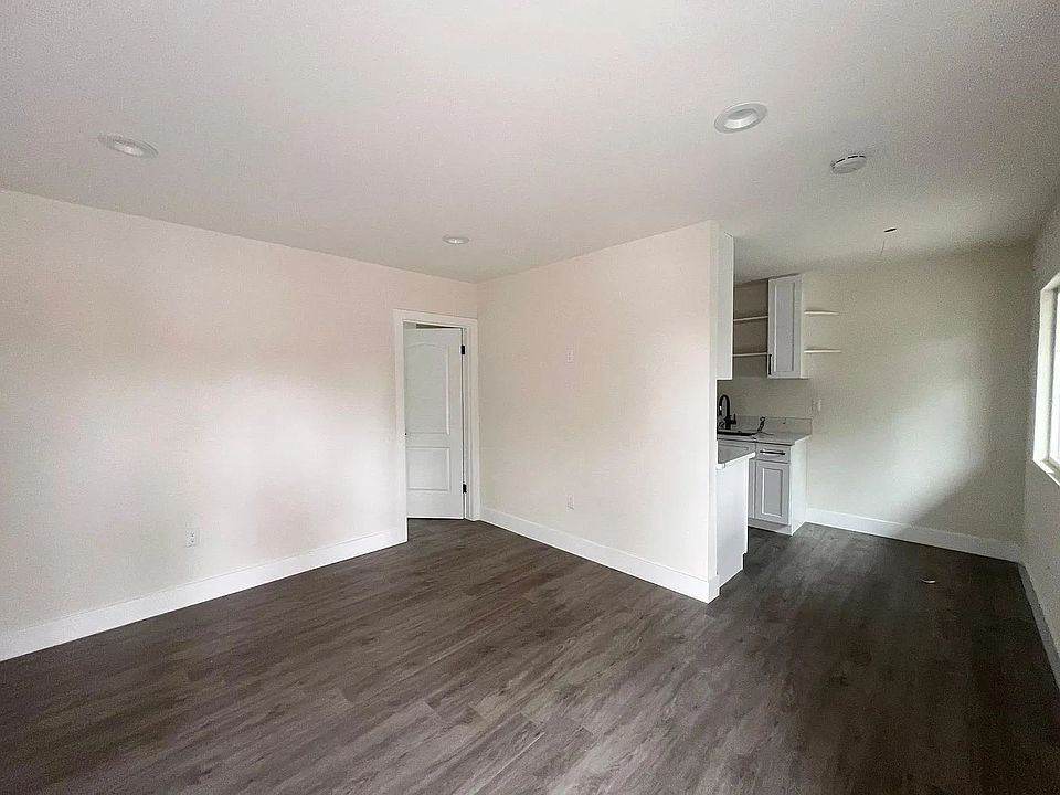 1st image of 4325 Triggs St #4
