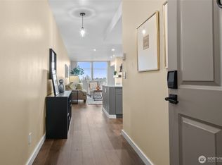 3221 SW Avalon Way APT 206, Seattle, WA 98126