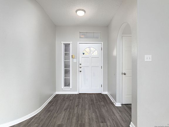 3rd image of 6103 Heritage Place Dr