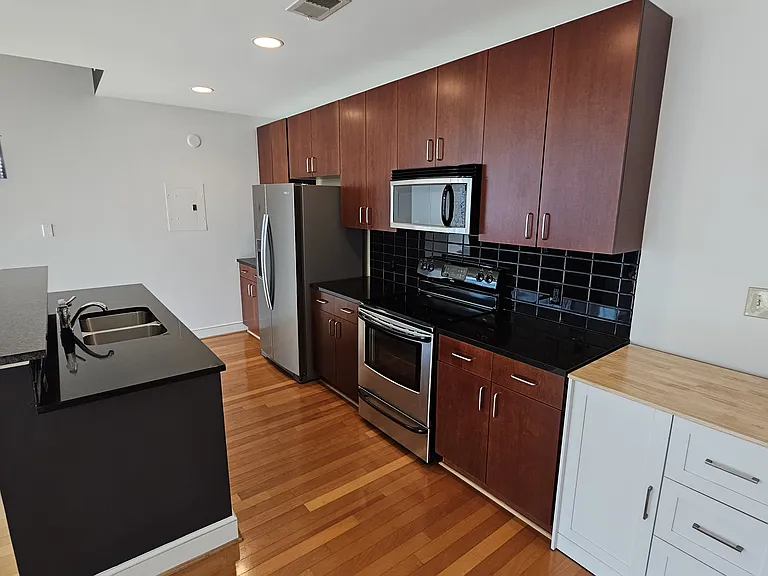 950 W Peachtree St NW #1503 — Photo 2