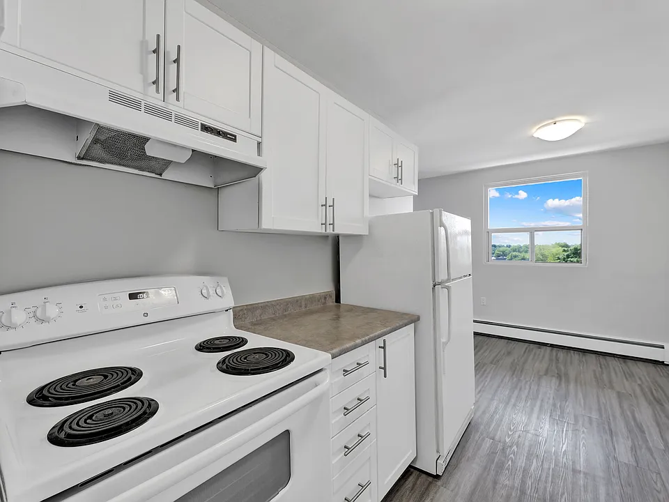 148 Concession St E